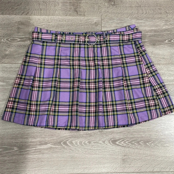 Almost Famous Grommet Belt Plaid Pleated High Rise Mini Skirt Purple Pink L - Picture 7 of 13